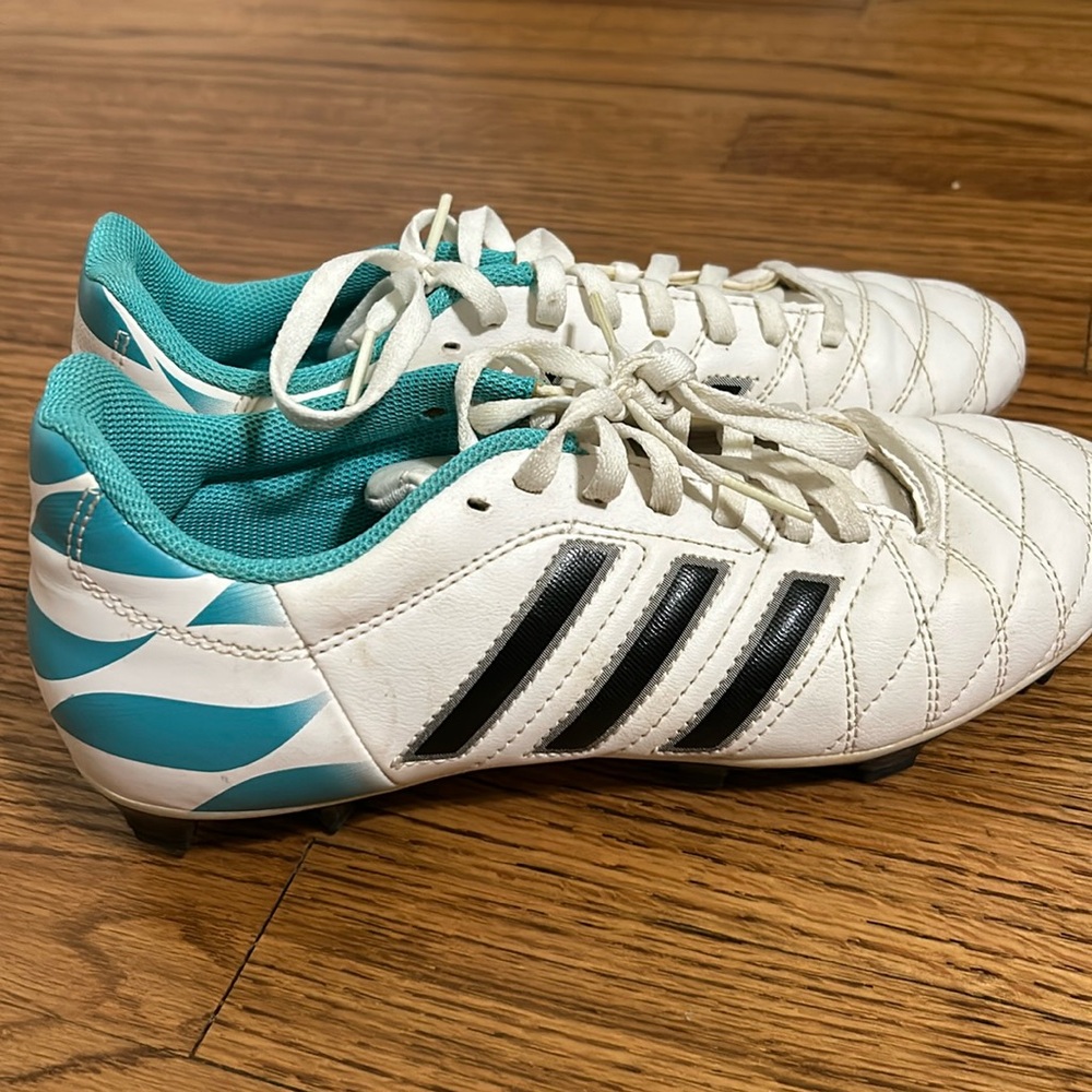 Women’s size 8 cleats